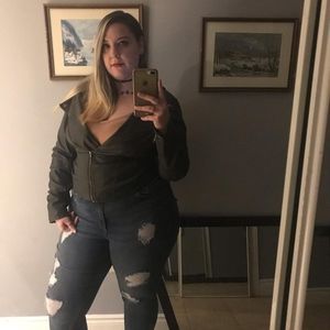 Meet your Posher, Kassandra